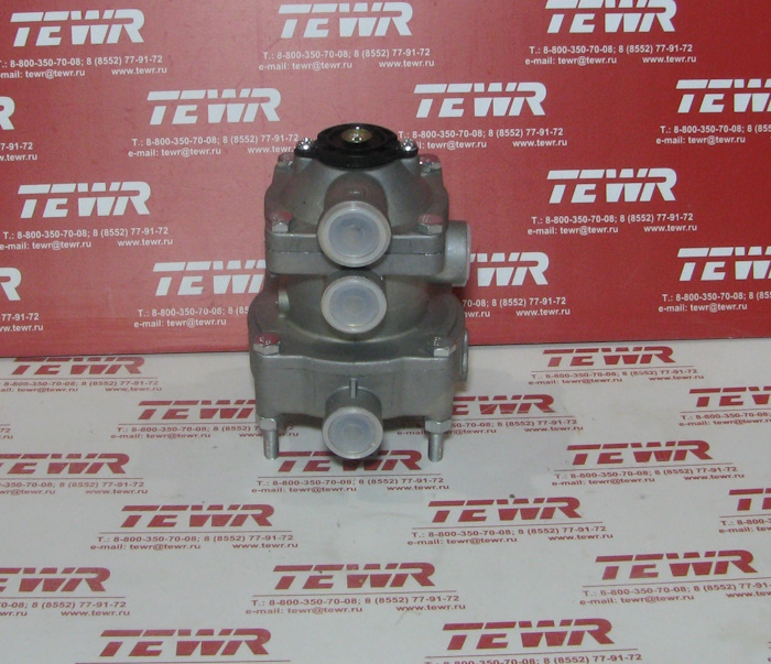 Клапан управления тормазами прицепа двухпроводный КУТП-2 100-3522010 (КМ1003522010)